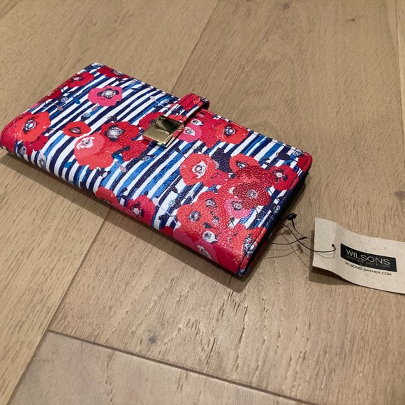 Wilsons Leather Red Floral Wallet - Picture 2 of 7